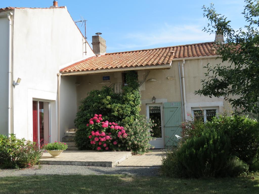 L'Aubinoise Bed and Breakfast Saint-Aubin-la-Plaine Exteriör bild