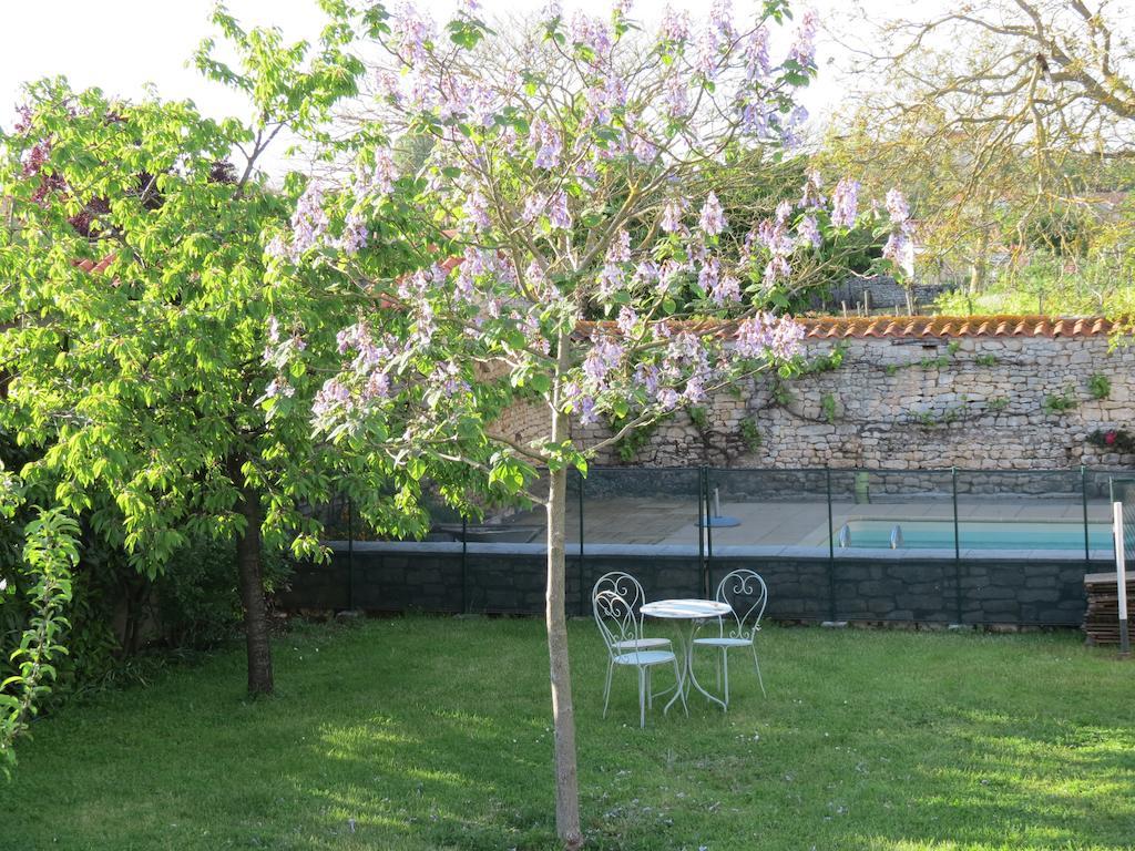 L'Aubinoise Bed and Breakfast Saint-Aubin-la-Plaine Exteriör bild