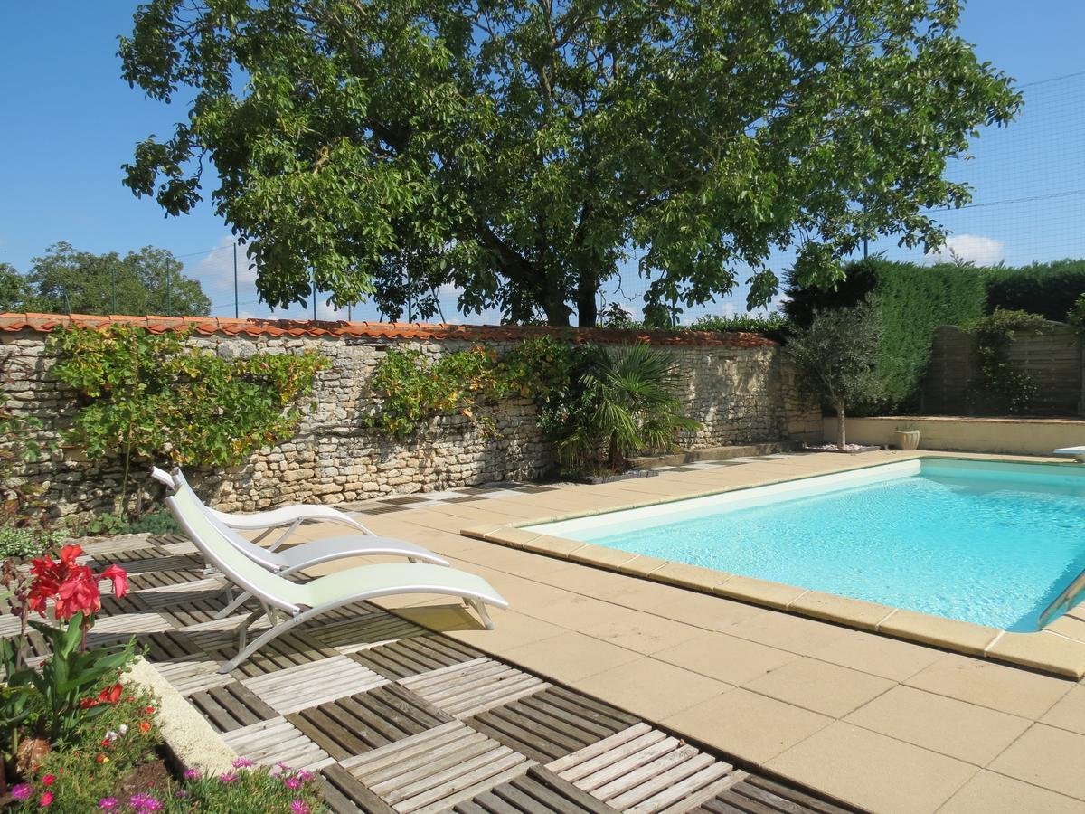 L'Aubinoise Bed and Breakfast Saint-Aubin-la-Plaine Exteriör bild